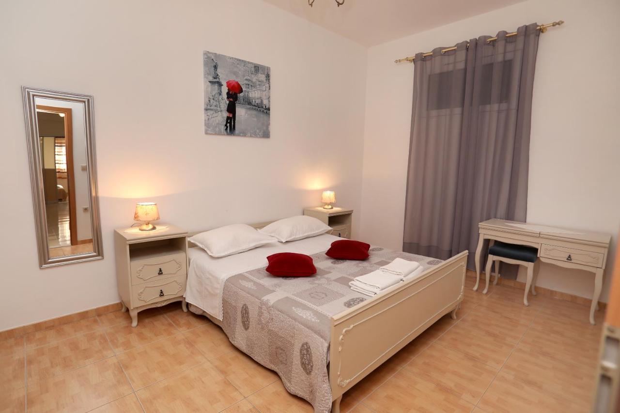 Vila Kuzmanic Трогир Экстерьер фото